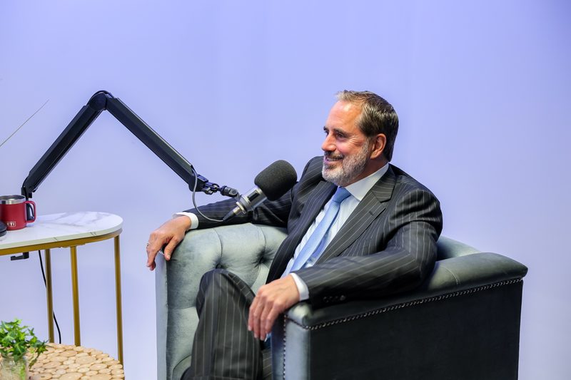 Arthur Hollingsworth in conversation during the taping