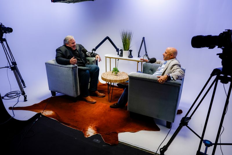The studio rig and both chairs during the Michael Sarner taping