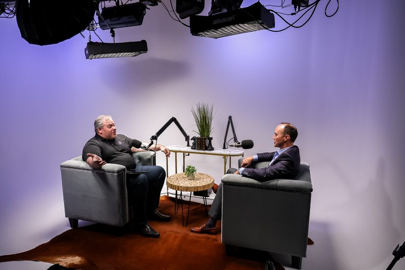 Wide view of the studio set during the Rob Anderson taping